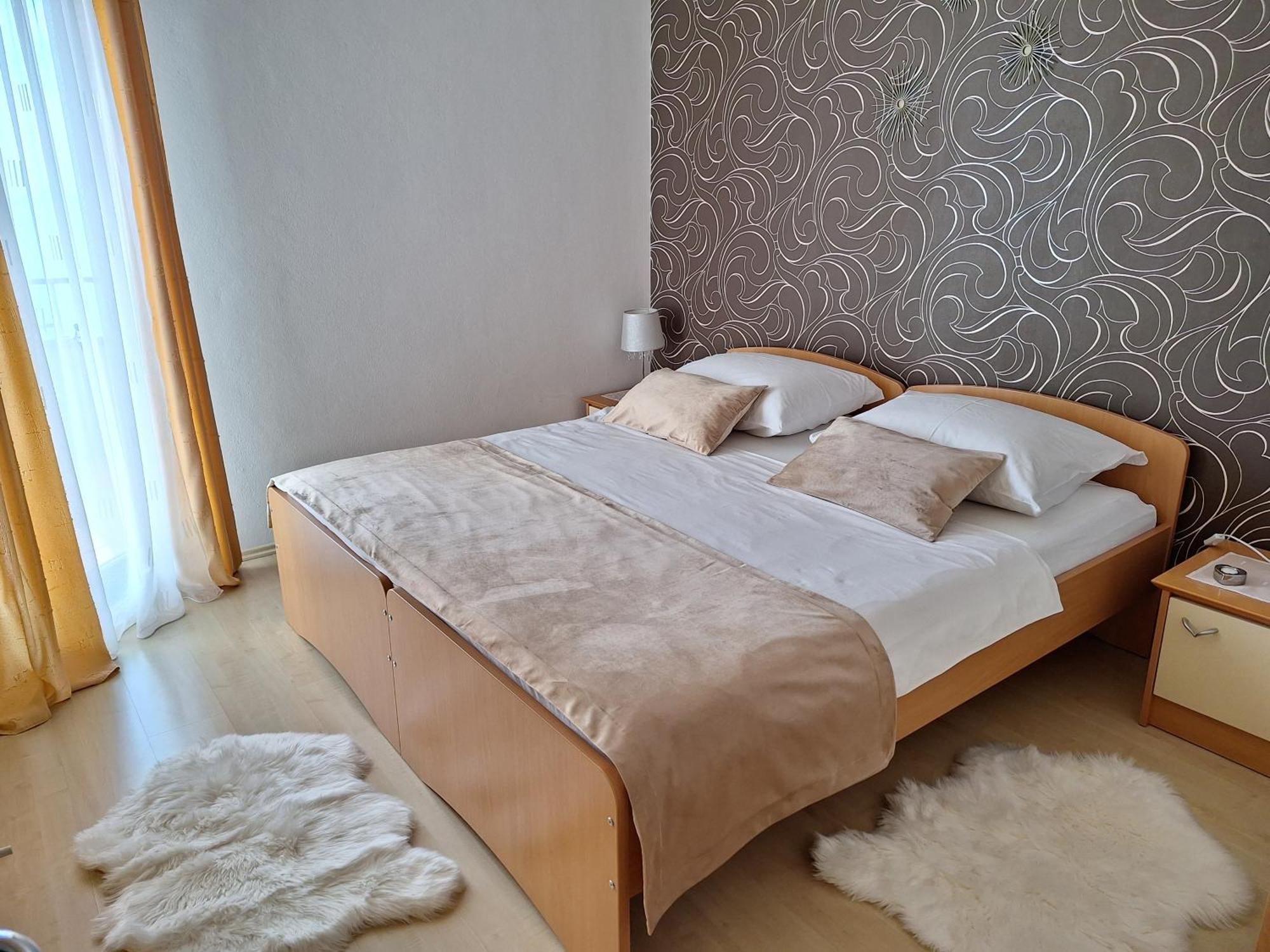Villa Suzy-Apartments Suzana Ловран Екстериор снимка
