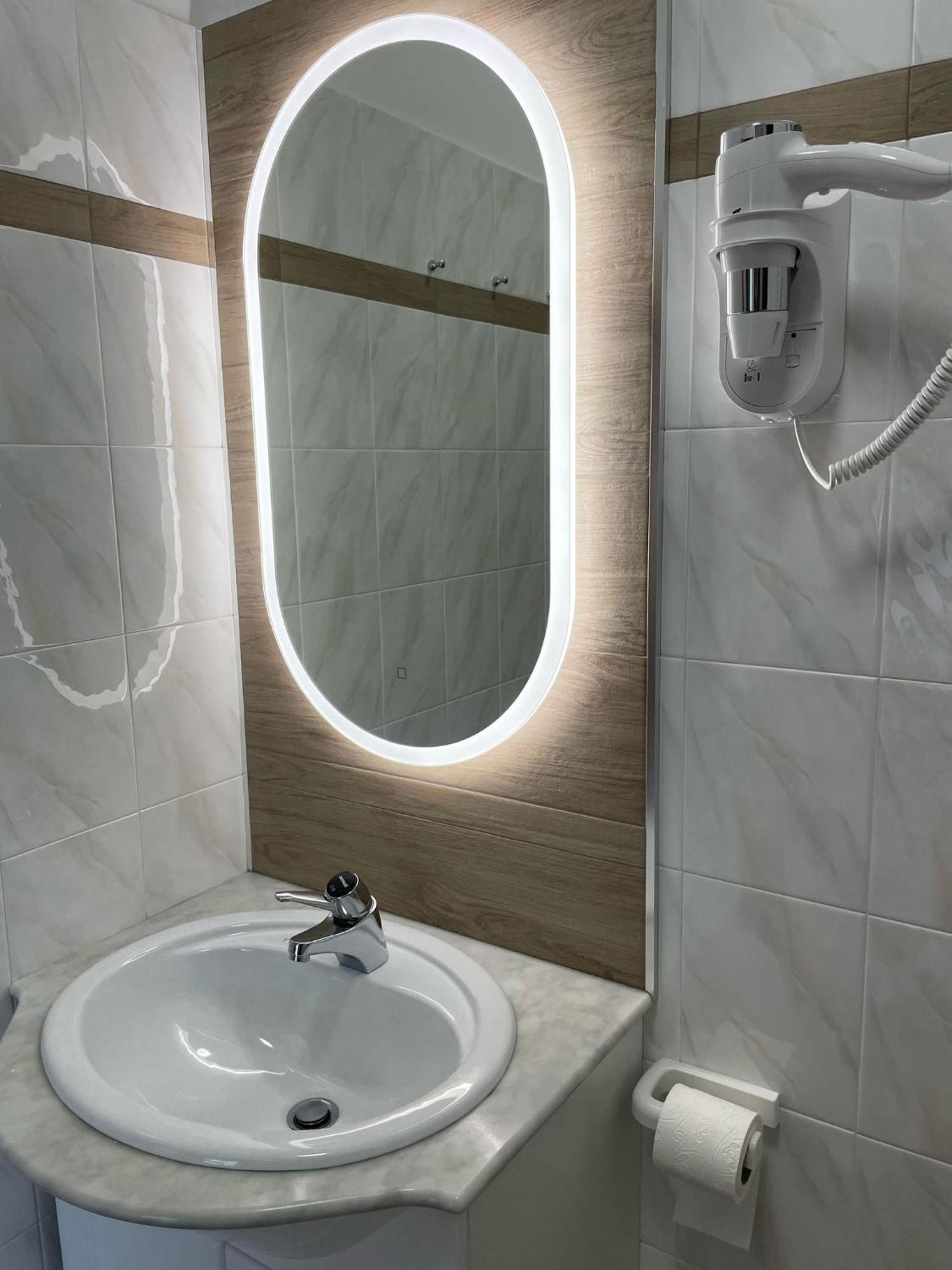Villa Suzy-Apartments Suzana Ловран Екстериор снимка